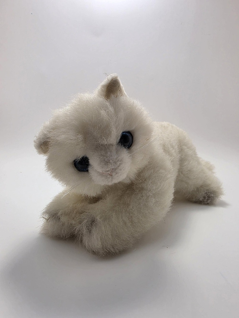 Gund Vintage Collectors Classic White Cat Limited Edition! (10 inch)